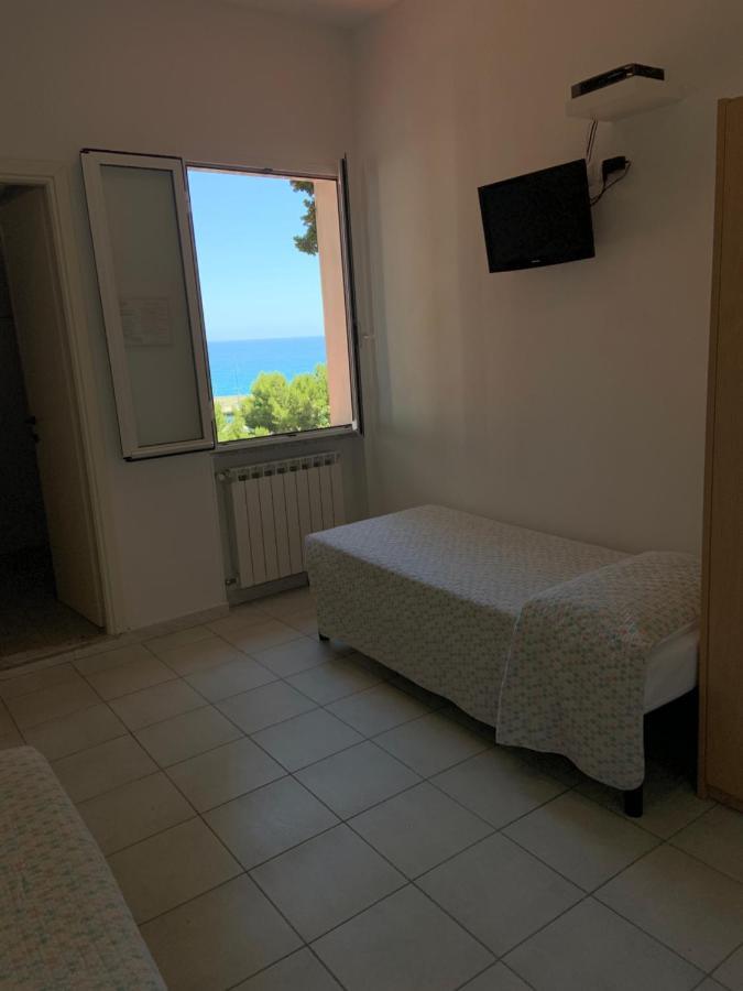 Hotel Baia Dei Gabbiani à San Lorenzo al Mare Extérieur photo