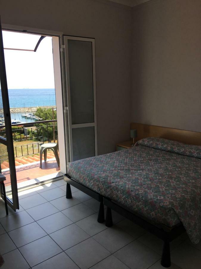 Hotel Baia Dei Gabbiani à San Lorenzo al Mare Extérieur photo