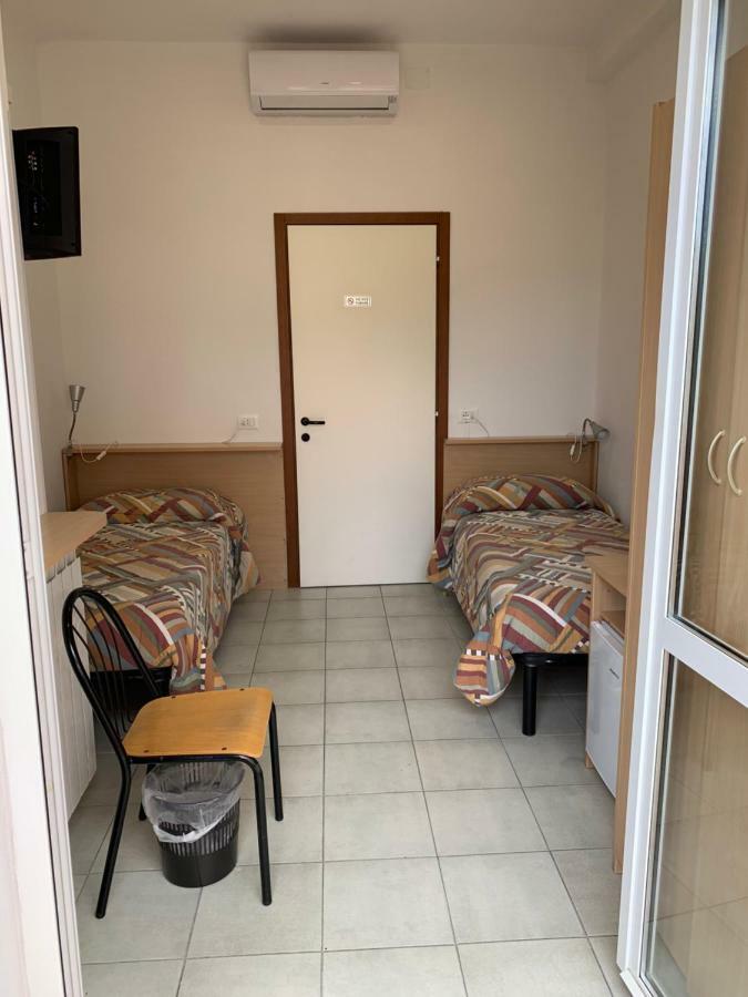 Hotel Baia Dei Gabbiani à San Lorenzo al Mare Extérieur photo